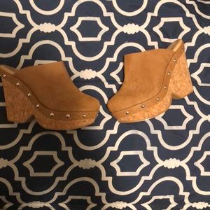 Women’s platforms. SPRING COLLECTION.